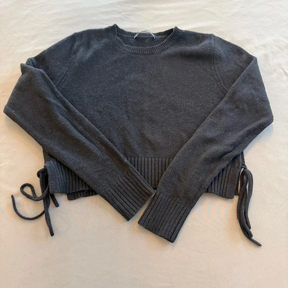 Brandy Melville Black Side Tie Cropped Knit Sweater Crewneck Long Sleeve OS‎